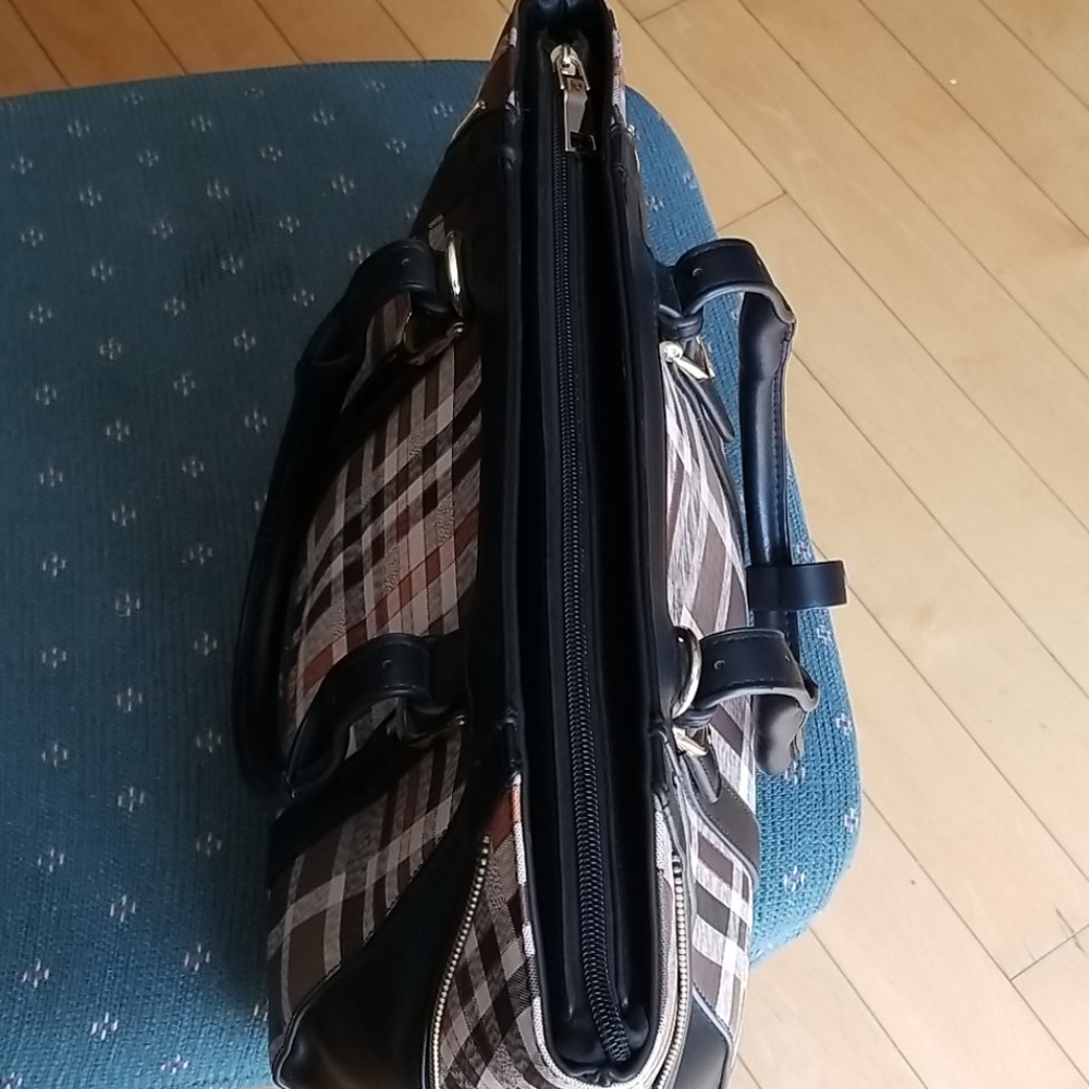 Purse - Picture 4 of 8